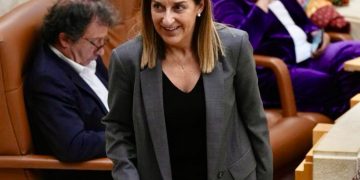 Buruaga anuncia el comienzo de las obras del parque eólico de El Escudo en la segunda quincena de este mes