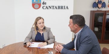 La Consejería de Presidencia renovará el parque infantil de Quintanilla de Lamasón y habilitará una nueva zona para mayores