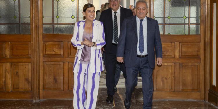 Buruaga defiende que Cantabria dará el «gran salto adelante» en innovación con la Agenda Digital que estará lista en tres meses