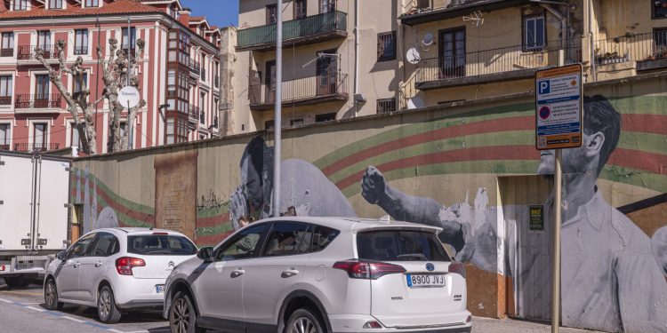 A partir del 1 de julio el Ayuntamiento de Torrelavega comenzará a “controlar” el estacionamiento en las plazas de aparcamiento gratuito de la zona ERA