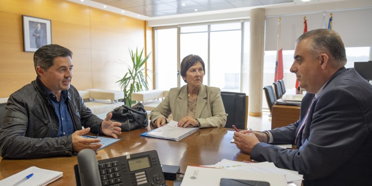 Fomento finalizará la nueva senda peatonal en Ruilobuca que ha supuesto una inversión superior a los 200.000 euros