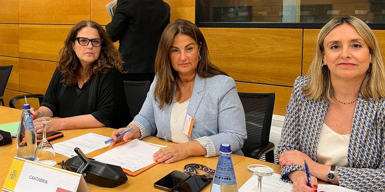 Cantabria lamenta que el Gobierno de Sánchez haya boicoteado el acuerdo con las comunidades autónomas para el reparto de menores inmigrantes