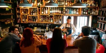 El Gobierno cántabro publica el nuevo decreto que permite que los pubs abran desde el mediodía, manteniendo la misma hora de cierre