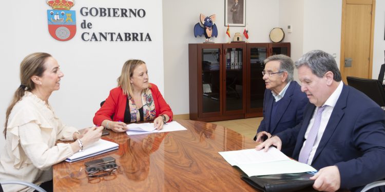 La consejera de Presidencia se reúne con la Asociación ANESAR para estudiar aspectos técnicos de la Ley de regulación de juego de Cantabria