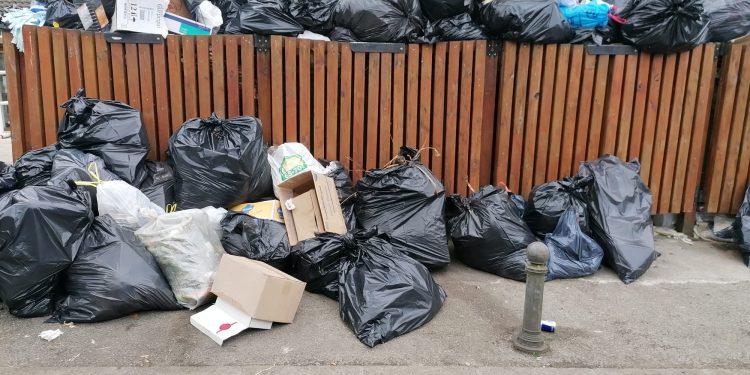 Así se encuentra Liérganes por la huelga de basuras