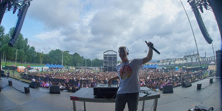 El festival Hoky Music 2024 anuncia los horarios de las actuaciones e incorpora al DJ Adrián Deerre
