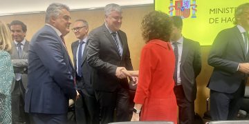El consejero de Hacienda expresa el «rechazo frontal» a la financiación singular que se negocia en Cataluña «al margen» del conjunto del país