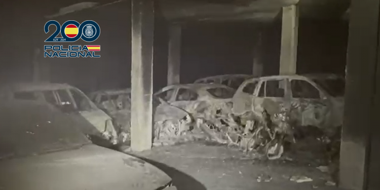 La Policía Nacional ha detenido a dos varones por el incendio provocado en un garaje comunitario de la calle José María de Cossío de Santander
