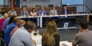 El Gobierno establece la Mesa de Coordinación del Oso Pardo en la que están representados los alcaldes de las zonas oseras de Cantabria
