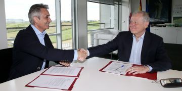 Industria y Cámara Cantabria firman un convenio para apoyar al sector comercial, por valor de 125.000 euros