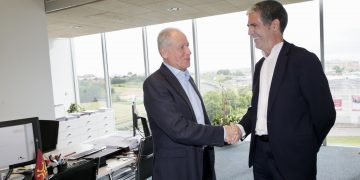 Gobierno y Cámara Torrelavega firman un convenio para apoyar el comercio del Besaya con un presupuesto de 140.000 euros