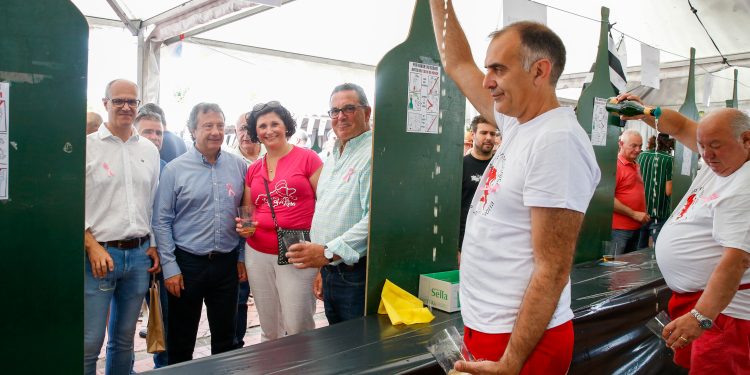 Pablo Palencia apoya la diversificación del patrimonio agroalimentario cántabro en el Día de la Sidra de Escalante