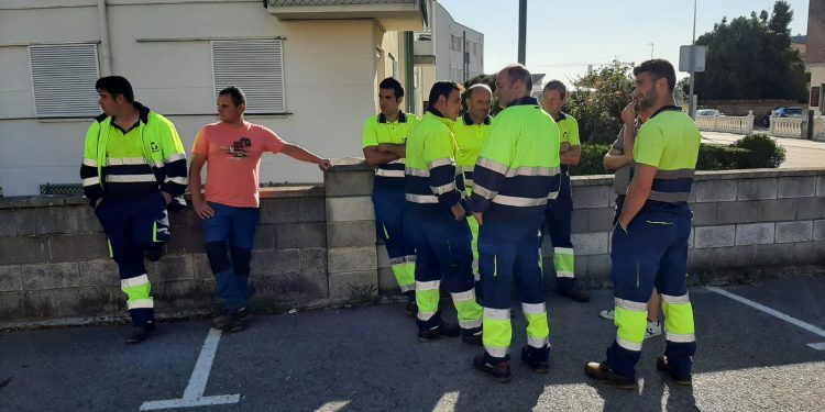 Continúa la huelga indefinida del servicio de recogida de basuras de la Mancomunidad El Brusco con un seguimiento del 100%  