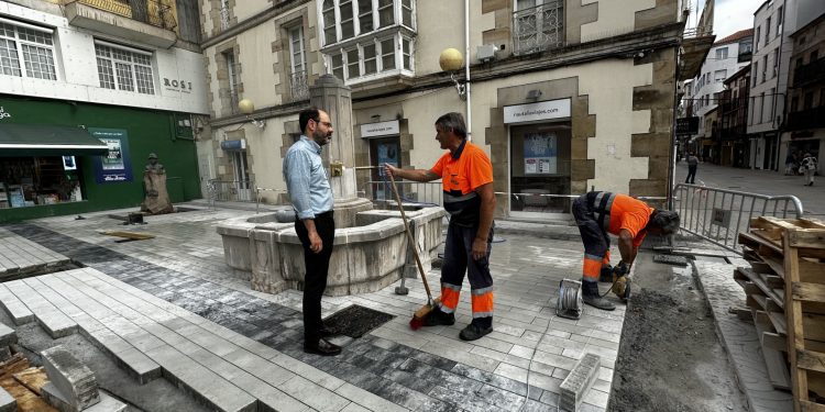La remodelación de la Plaza de Cuatro Caños de Torrelavega finalizará en “pocos días”