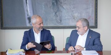 Silva reconoce la colaboración de la Universidad de Cantabria en el seguimiento del Contrato-Programa