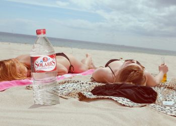 El dueño de El Pozo compra Agua de Solares