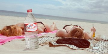 El dueño de El Pozo compra Agua de Solares