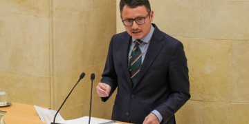 El PP defiende la conveniencia del proyecto de decreto de pisos turísticos e invita a la participación en la fase de alegaciones