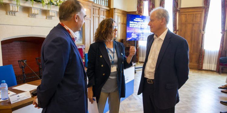 El Gobierno de Cantabria trabaja en una Agenda Digital que permita promover el uso de las tecnologías en el tejido empresarial, la Administración y entre la ciudadanía en general