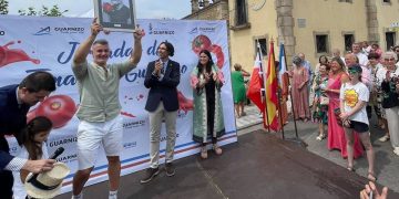 El IES Nuestra Señora de los Remedios, embajador del tomate de Guarnizo y tomatero mayor