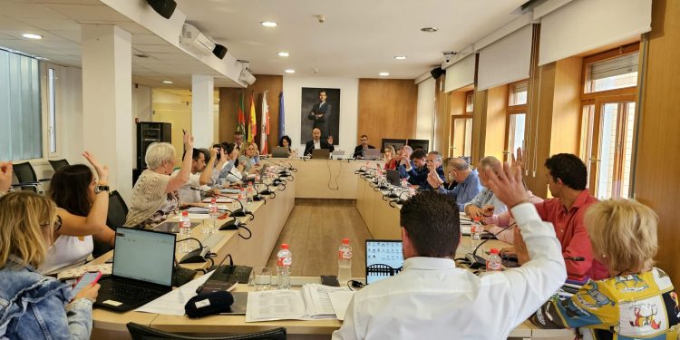 Doble sesión plenaria en el Ayuntamiento de Torrelavega