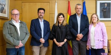 Buruaga garantiza a la Federación de Municipios que no se va a cerrar ningún consultorio médico en Cantabria