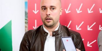 Izquierda Unida pide a Buruaga que “centre” a Pascual y “ponga orden” en la sanidad de Cantabria”