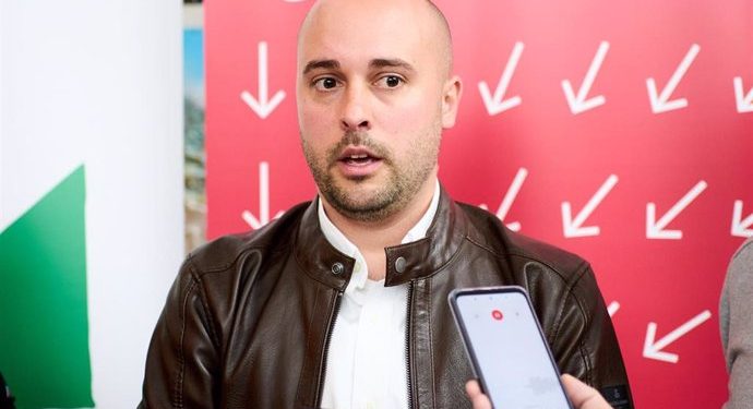 Izquierda Unida pide a Buruaga que “centre” a Pascual y “ponga orden” en la sanidad de Cantabria”