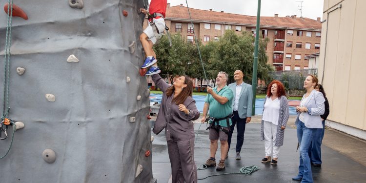 El Gobierno de Cantabria lleva el Plan Corresponsables a 95 municipios este año y destina casi 2,7 millones en ayudas para facilitar la conciliación familiar y laboral en vacaciones