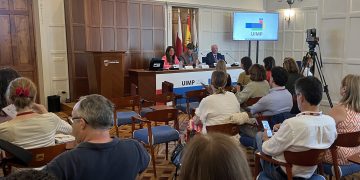 Gómez del Río aboga por aprovechar la IA como herramienta «útil» para buscar nuevos modelos que mejoren la atención en los cuidados de larga duración