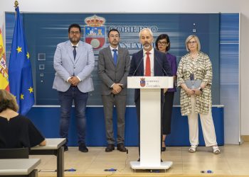 Cantabria arranca el nuevo curso escolar con 86.761 alumnos, 806 menos en Infantil y Primaria, y 8.451 docentes, 128 más que el año pasado