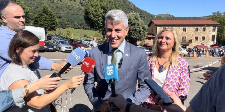 Zuloaga: «Cantabria ha desaparecido de la agenda política por culpa del PP»