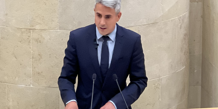 Zuloaga denuncia que Buruaga ha dejado escapar millones de euros en fondos para aulas de 1 y 2 años