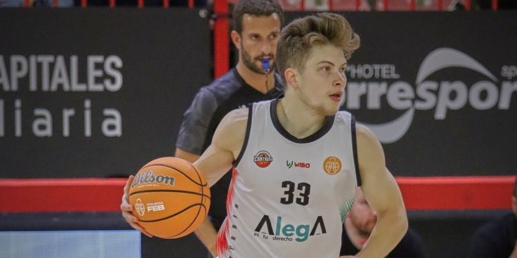 Primera victoria de Alega Cantabria