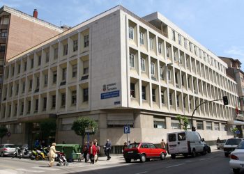 Salud Pública pide la retirada de la comercialización de varios tipos de tinto de verano La Casera por la presencia de fragmentos de vidrio