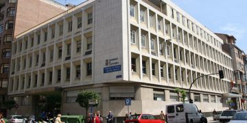 Salud Pública pide la retirada de la comercialización de varios tipos de tinto de verano La Casera por la presencia de fragmentos de vidrio