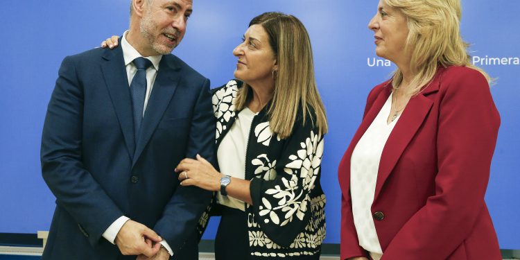 Susinos y Martínez Abad toman posesión al frente de las consejerías de Desarrollo Rural y de Cultura