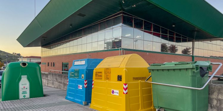 La nueva adjudicataria de la recogida de basuras en Polanco comienza a prestar servicio