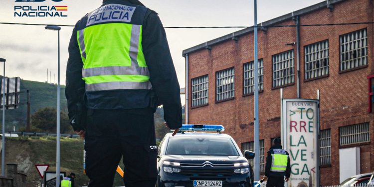 La Policía Nacional ha detenido a un joven por tres delitos de robo con violencia e intimidación