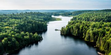 El Ayuntamiento de Santander suspende la captación de agua en Santiurde de Toranzo tras detectar una sustancia similar al aceite