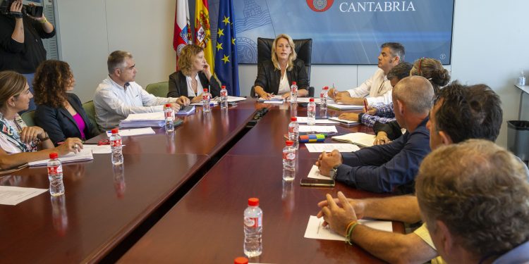 Susinos acuerda con el sector ganadero el calendario de pagos de las ayudas de la Solicitud Única