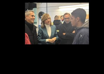 Zuloaga lamenta que el consejero de Educación del PP “cede definitivamente” a la “agenda ideológica más radical” de VOX