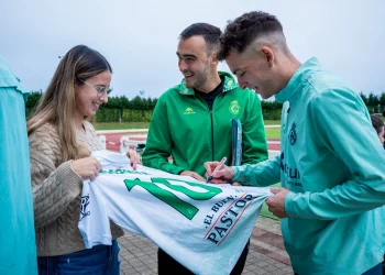 El Racing se prepara hasta hoy para recibir al Mirandés en La Maruca de Muriedas