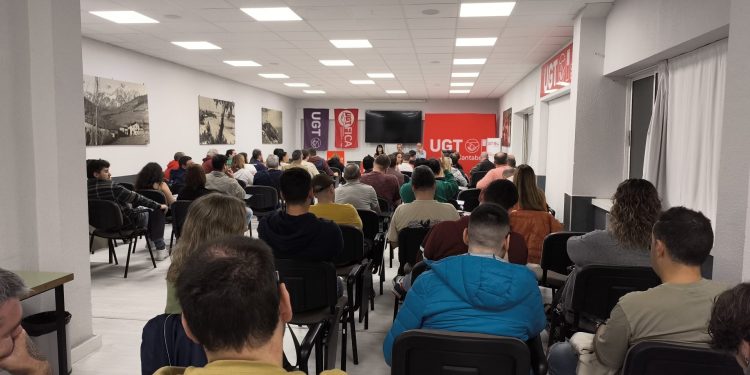 Concluye sin avenencia la primera mediación para evitar la huelga en las ambulancias de DIAVIDA