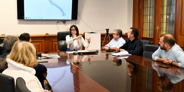 La alcaldesa anuncia a los vecinos de Alcázar de Toledo la aprobación del proyecto de reforma integral