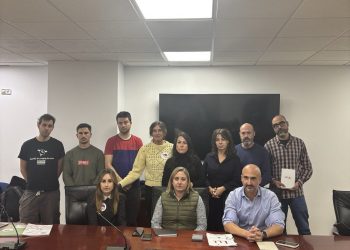 Sindicatos docentes se encierran en Peña Herbosa para exigir soluciones al conflicto educativo en Cantabria