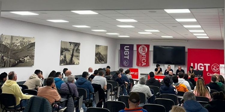 UGT desconvoca la huelga general indefinida en las ambulancias del transporte sanitario programado