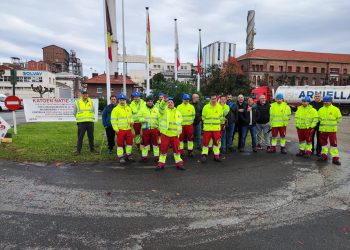 Casi toda la plantilla de la logística de Solvay secunda el primer paro de dos horas en el turno de mañana