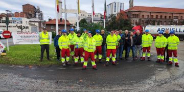 Casi toda la plantilla de la logística de Solvay secunda el primer paro de dos horas en el turno de mañana