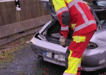 Herido un varón en una salida de vía con vuelco de vehículo en la A-67 a la altura de Molledo